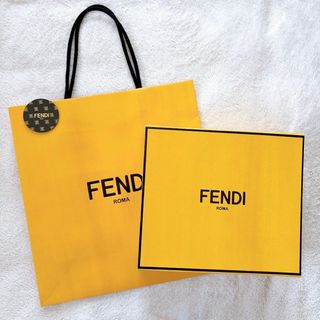 FENDI 紙袋 ボックス 箱 ギフトセットの通販 by sakura shop｜ラクマ