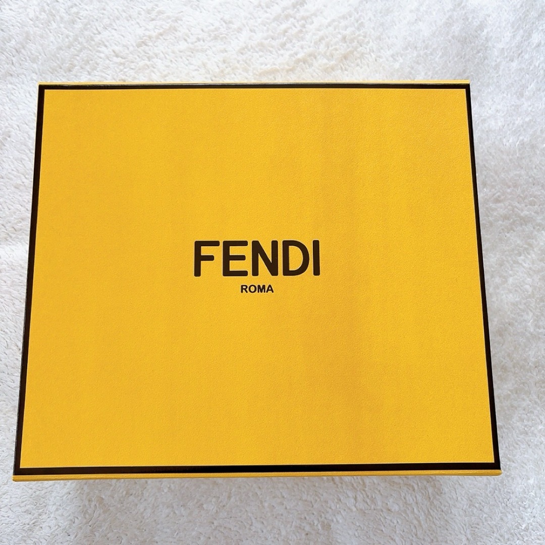 FENDI 紙袋 ボックス 箱 ギフトセットの通販 by sakura shop｜ラクマ