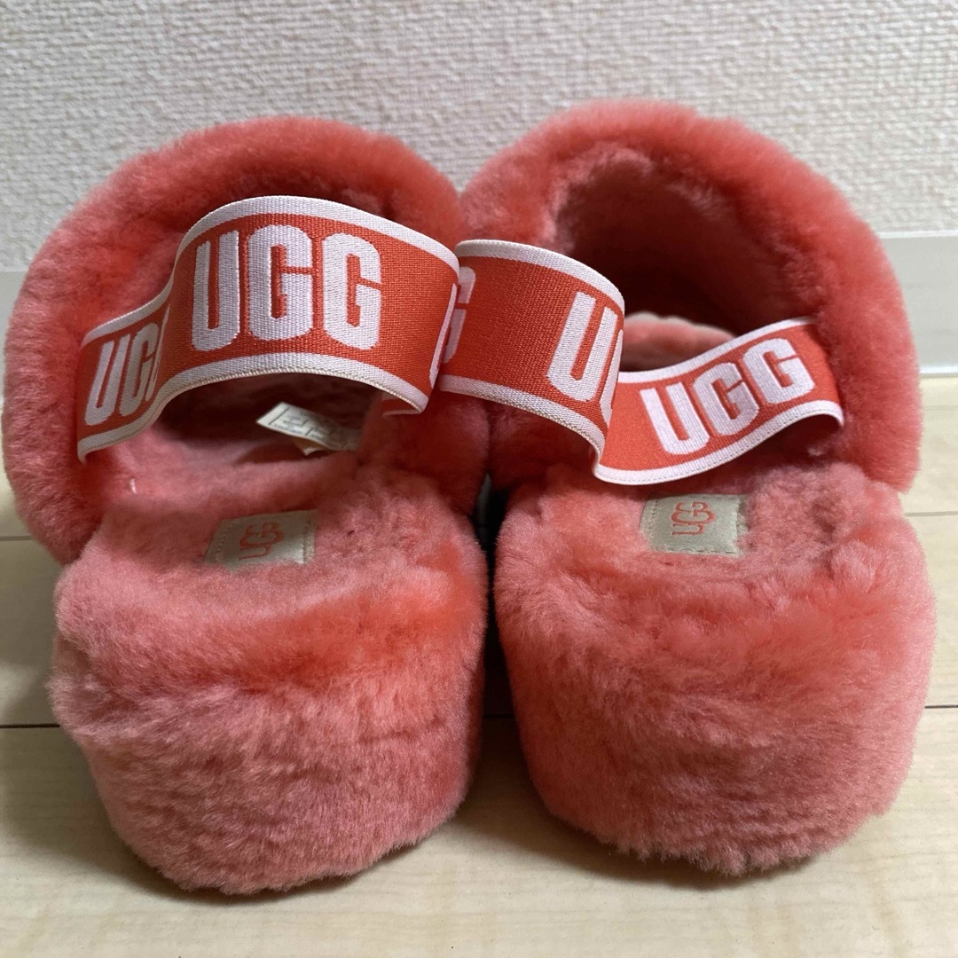 UGG - 美品 UGG アグ フラッフ イヤー スライド ファー サンダル 24の