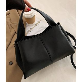 Hマーク Hパンチング柄 ショルダーバッグ ノーブランドの通販 by