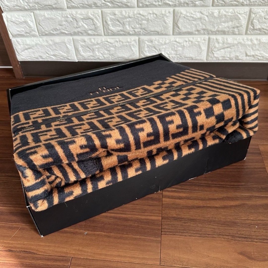 FENDI FF フェンディ 毛布140×210 ズッカ総ロゴヴィンテージ