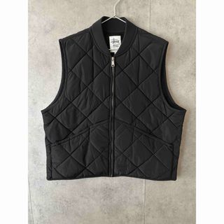 STUSSY - 【新品】STUSSY ロゴ キルティング ベストの通販 by LUCY
