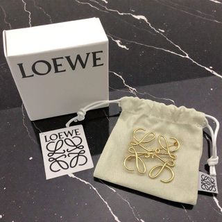 LOEWE（ブローチ/コサージュ）のフリマアイテム一覧