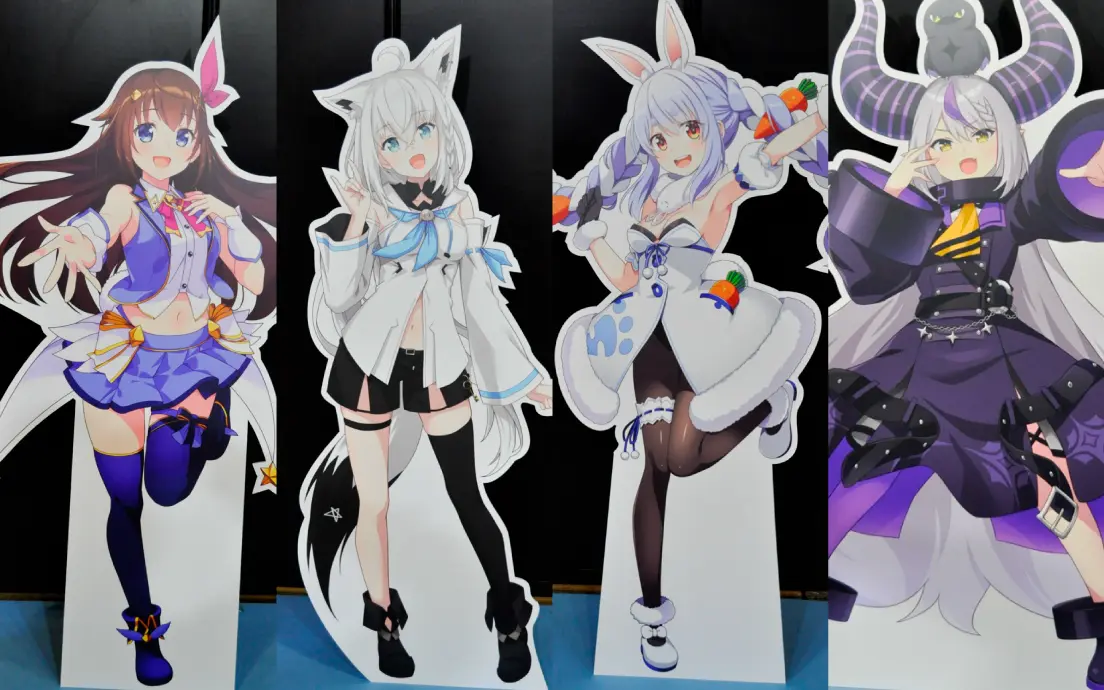 hololive SUPER EXPO 2022」等身大イラストパネルの画像 - KAI-YOU