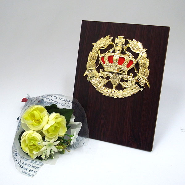 スタンダード記念盾 A – 記念品工房「ここからはじめる記念品選び」