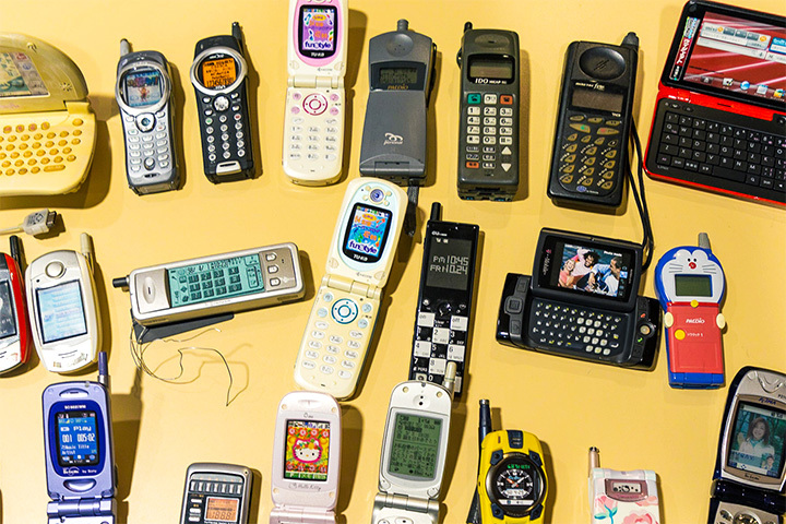 ケータイ・スマホの展示用サンプル「モック」の専門店 法人客やマニア