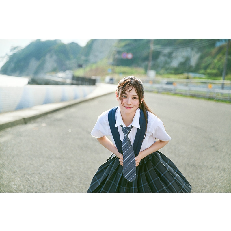 AKB48 伊藤百花 1st PHOTOBOOK「百花ずかん。」 : 伊藤百花