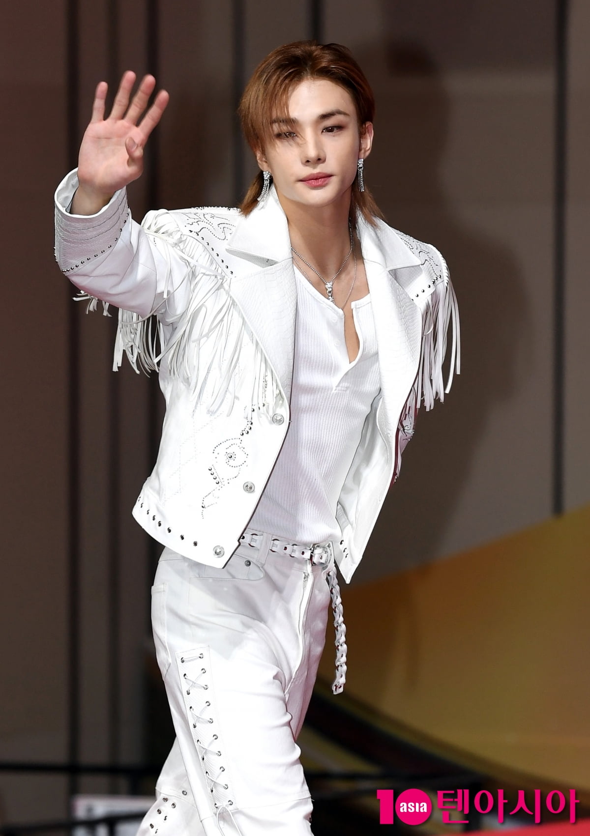 ストレイキッズのヒョンジン、2025 SBS 歌謡大典のレッドカーペットに登場