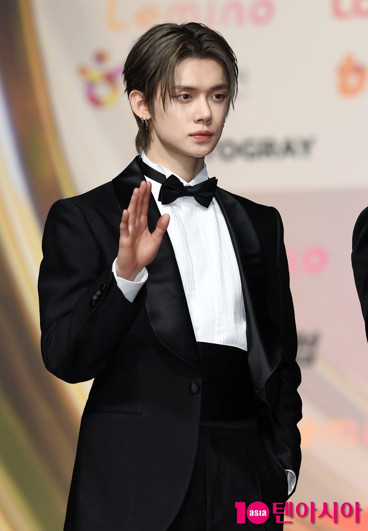 TOMORROW X TOGETHERのヨンジュン、2025 SBS歌謡大典のレッド