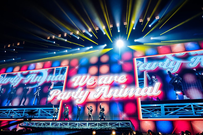 AAAデビュー15周年を記念したグループ史上最大規模となる6大ドーム