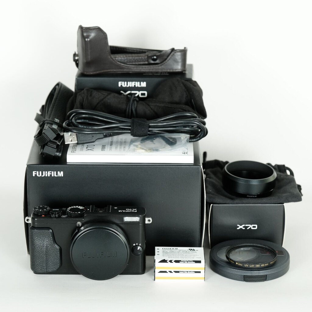 FUJIFILM X70 ブラックの出品 | ONE SCENE（ワンシーン）
