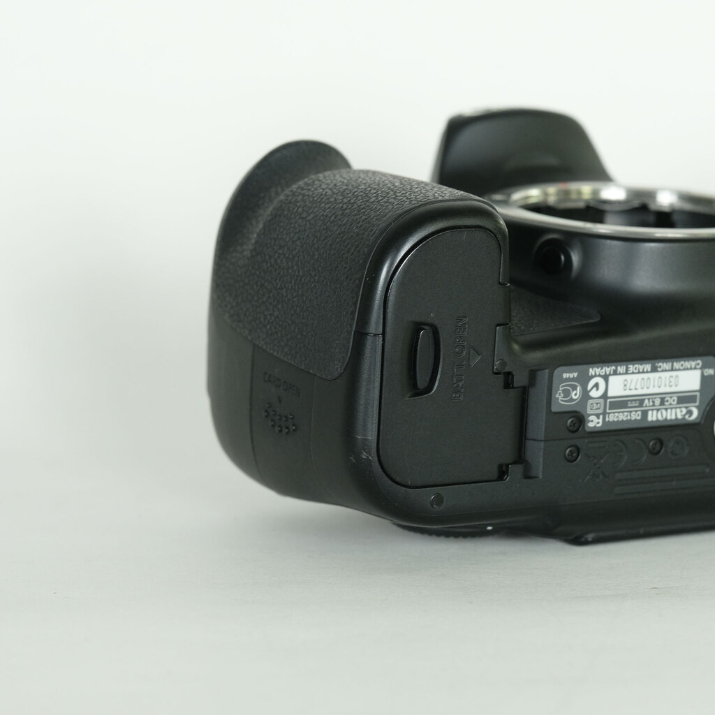 Canon EOS 60D ボディの出品 | ONE SCENE（ワンシーン）