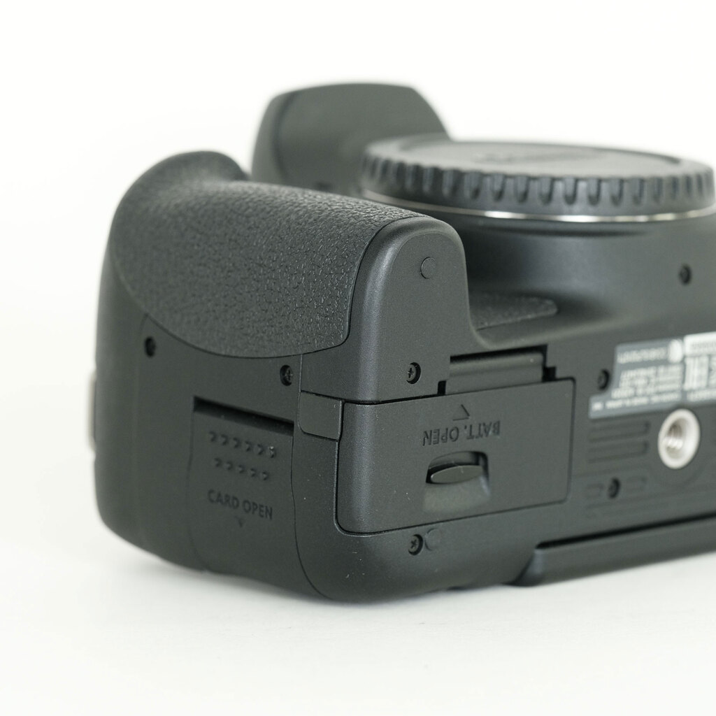 Canon EOS Kiss X8iの出品 | ONE SCENE（ワンシーン）