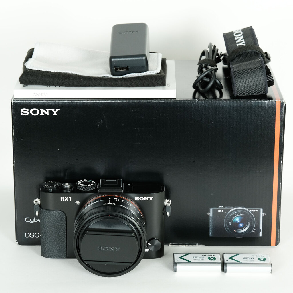 SONY Cyber-shot DSC-RX1の出品 | ONE SCENE（ワンシーン）