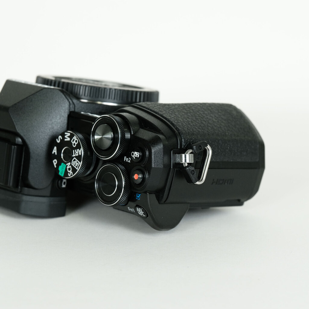 OLYMPUS OM-D E-M10 Mark IIIの出品 | ONE SCENE（ワンシーン）