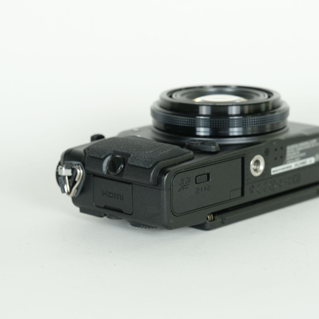 OLYMPUS STYLUS XZ-2 ブラックの出品 | ONE SCENE（ワンシーン）