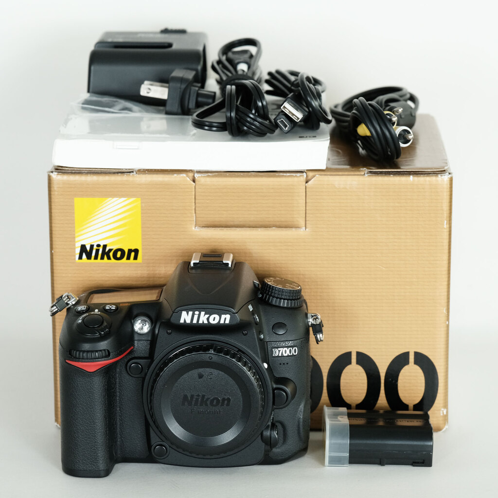 Nikon D7000の出品 | ONE SCENE（ワンシーン）