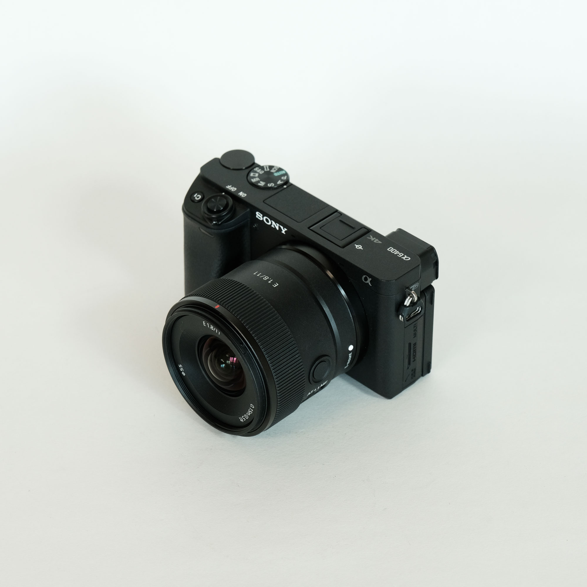 SONY E 11mm F1.8 SEL11F18を徹底解説。「バーゲンプライス」と表現