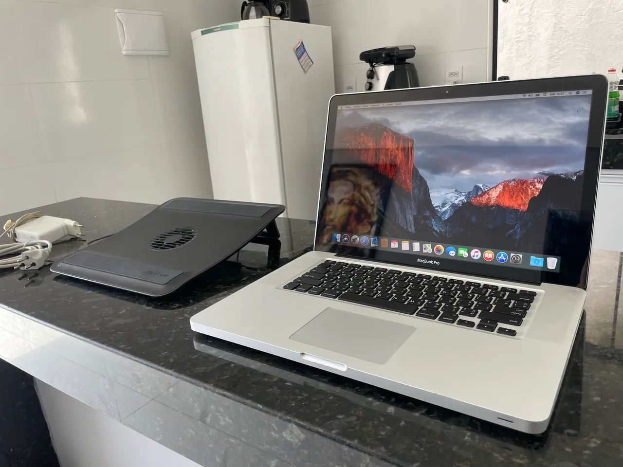 MacBook Pro 15インチ A1286 初期化済み DVD付属 MacBook Pro 15インチ