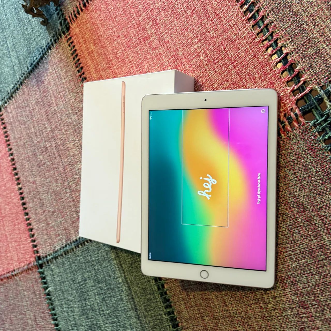 iPad (6th Generation) 32GB Wifi / slot Sim cor - ROSE / Branco