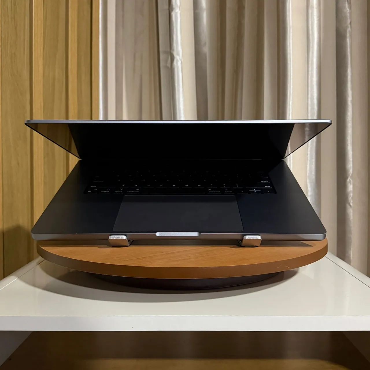 MacBook Pro M1 Pro- 16 inch 16gb ram 512gb ssd - Notebooks