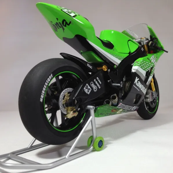 1/12 カワサキ Ninja ZX-RR｜バイク・MOTO｜プラモデル・模型投稿サイト