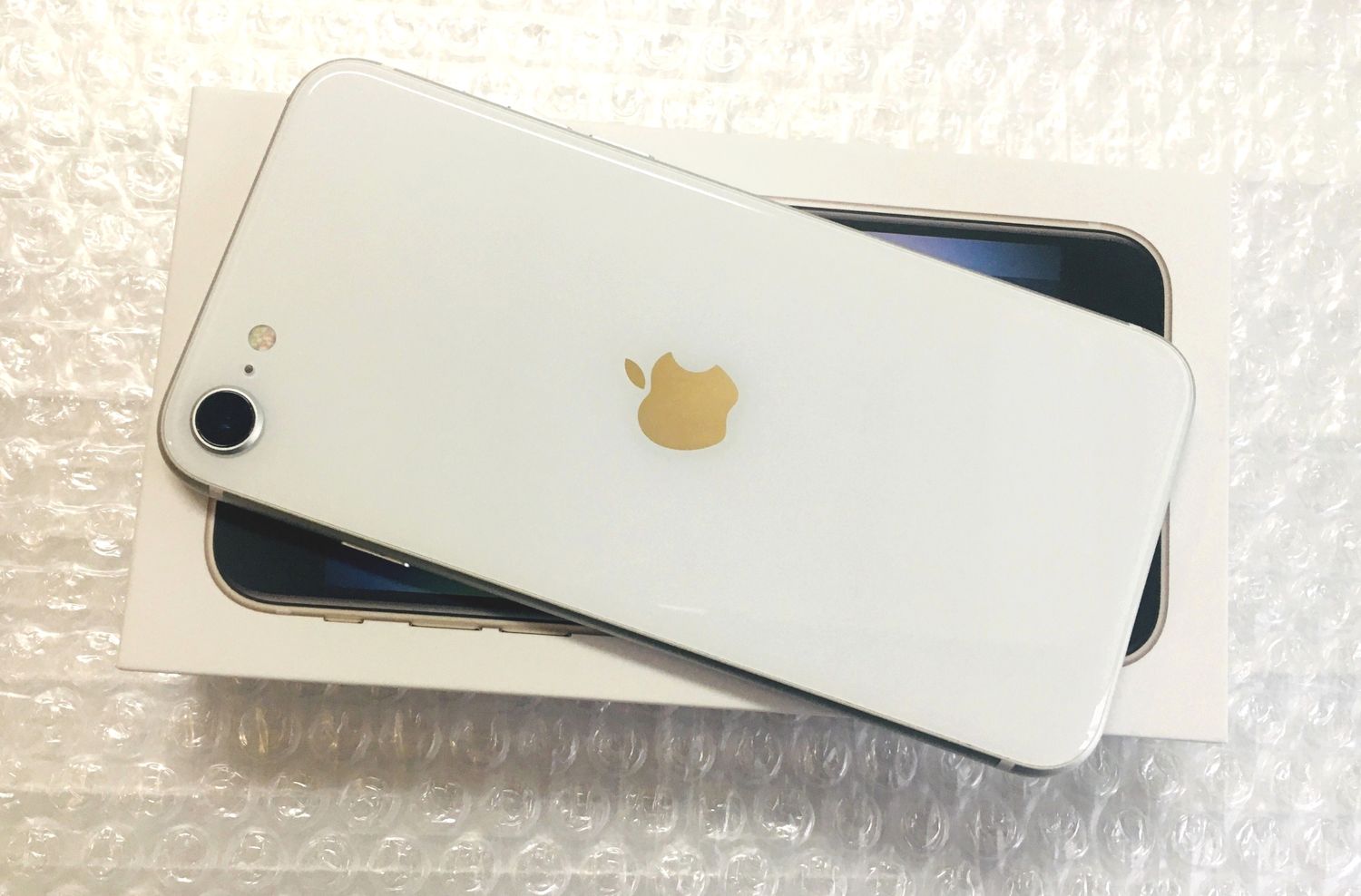 ムスビー｜新品同様 Apple保証有 電池100％ iPhoneSE2 128GB White SIM