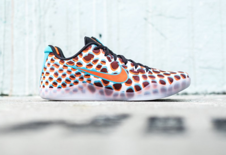 ナイキ コービー 11 EP クール グレー/トータル クリムゾン-クロリン