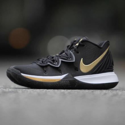 国内6月1日発売予定】ナイキ カイリー 5 EP ブラック/メタリック