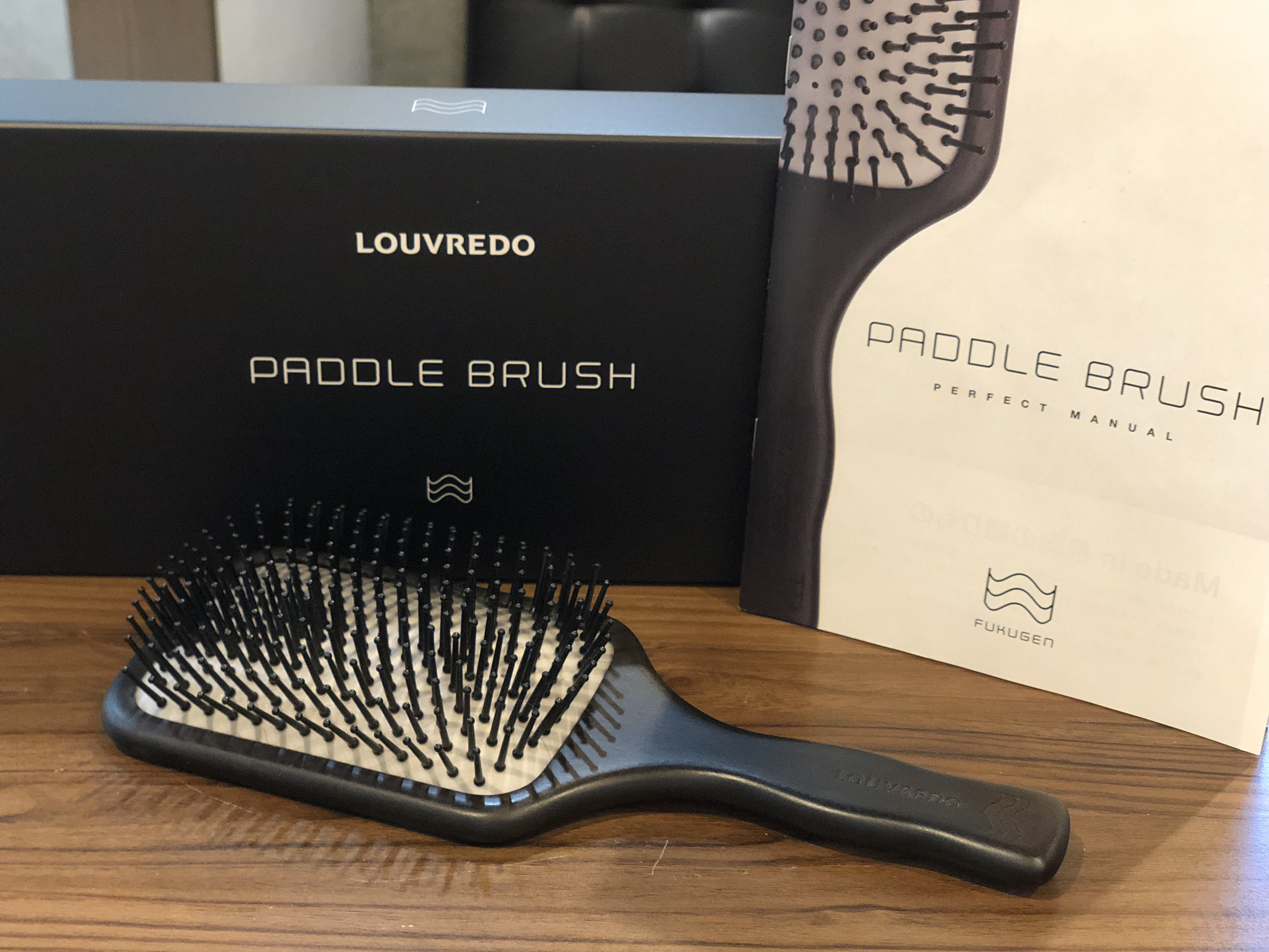 話題の復元ブラシ【FUKUGEN パドルブラシ】頭皮から髪が変わるという