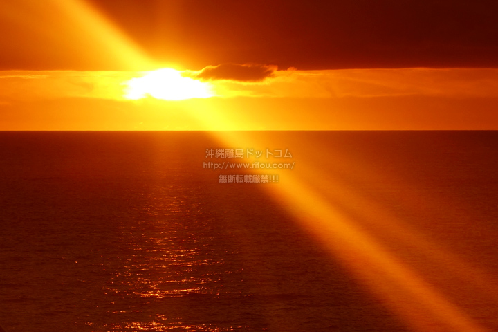 夕日/夕焼けの写真(2024年07月13日撮影) - 沖縄離島ドットコム