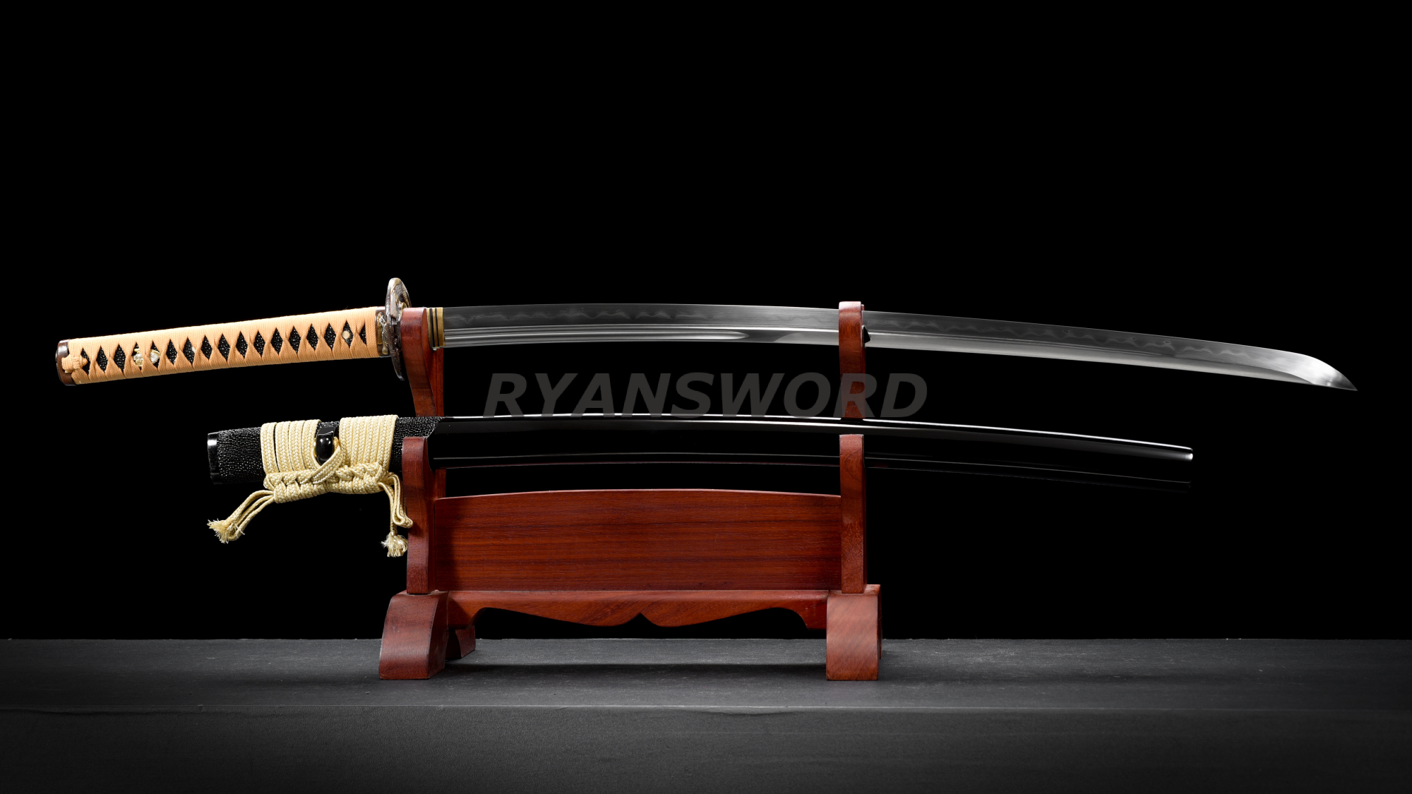 Honsanmai Clay Tempered Katana Unokubi Zukuri Rayskin Saya