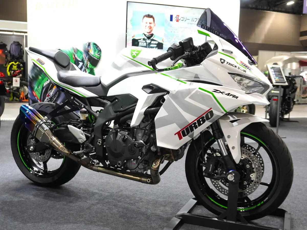400ccで約180PS発揮を狙うトリックスターの「ZX-4RRターボ」！実車を