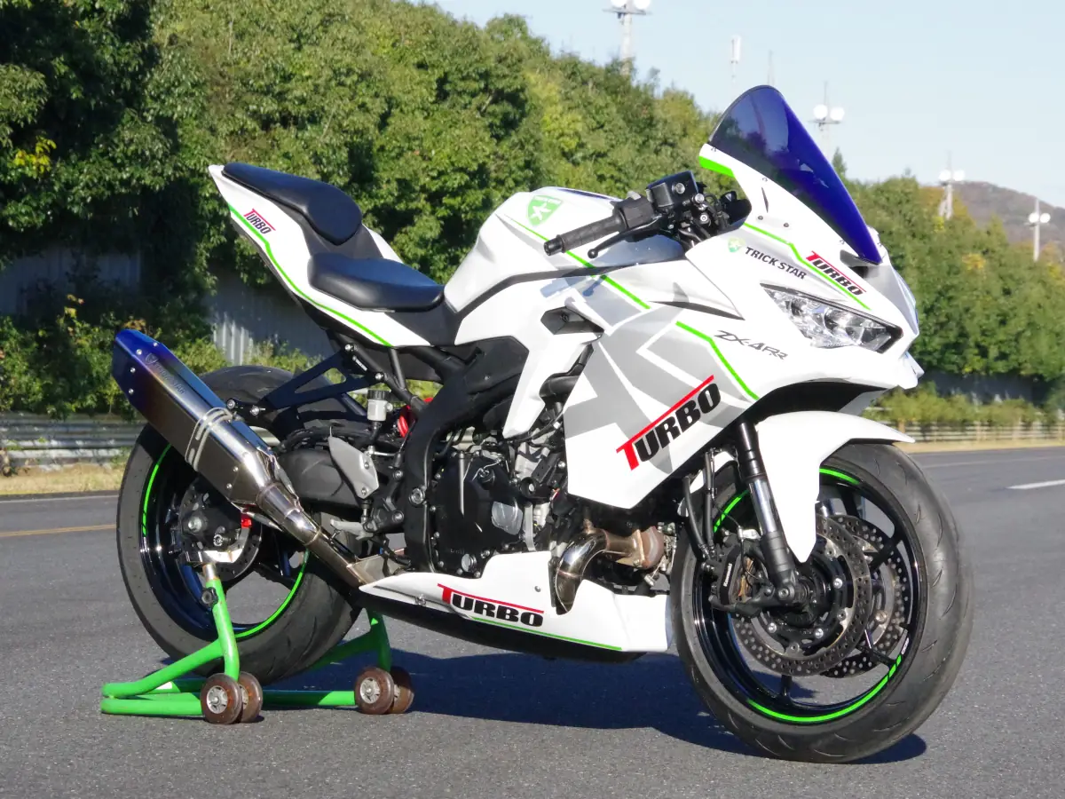 目指せ300km/h！】トリックスター「ZX-4RR ターボ」後輪130PS＆260km/h
