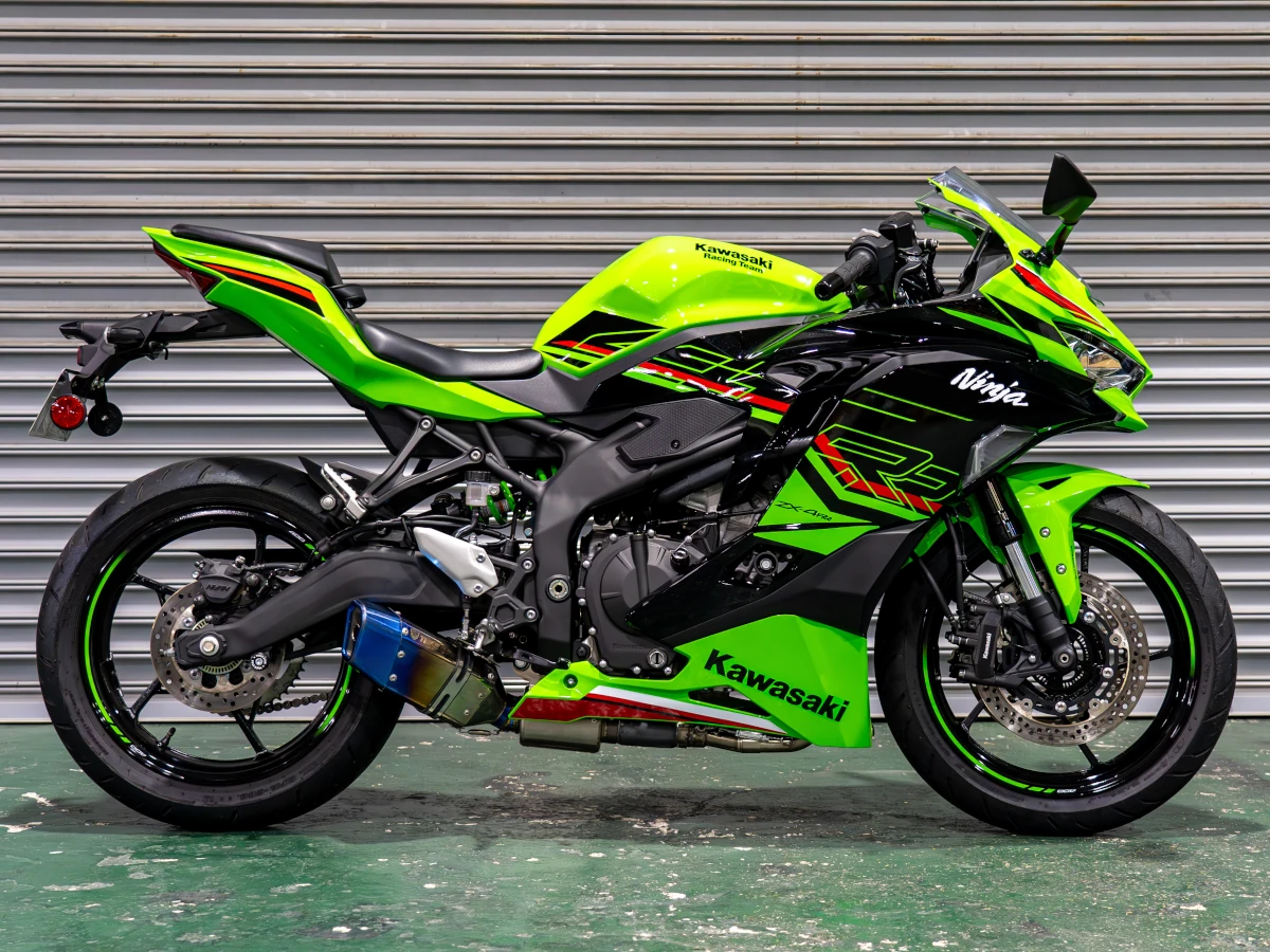 新製品】あのショートなIKAZUCHIが再び！ トリックスターよりZX-4R SE