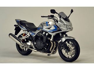 CB1300スーパーボルドール（EBL-SC54）に適合する｜スクリーンの商品