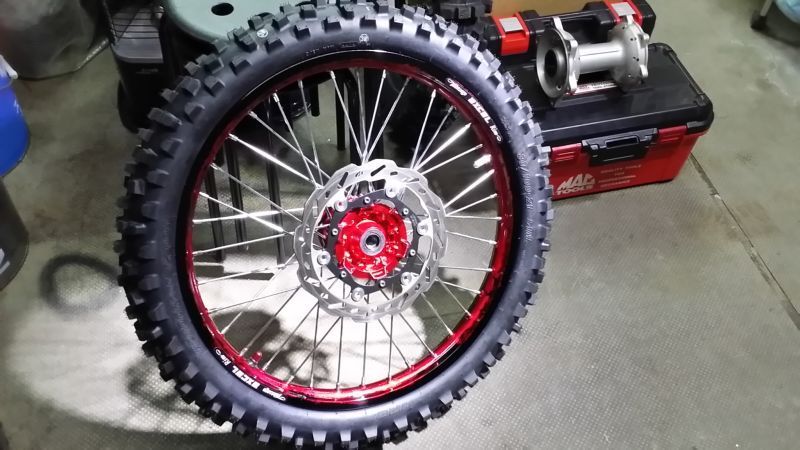 YAMAHA WR250R「純正ホイールのリフレッシュ作業」 | ウェビック