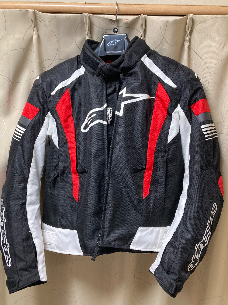 ジャケットからalpinestars:アルパインスターズの口コミ・動画