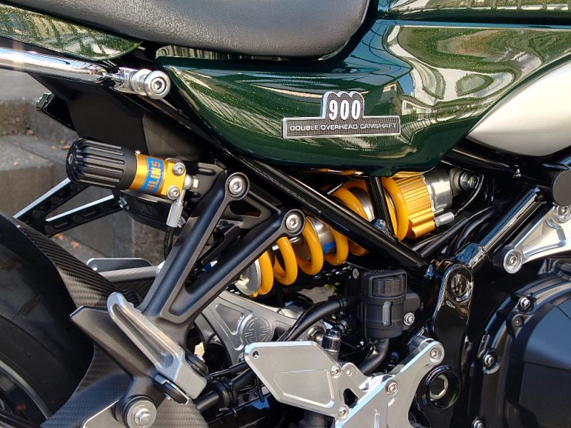 KAWASAKI Z900RS OHLINS:オーリンズ リアサスペンションを使った