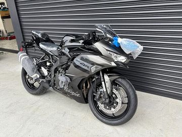 ZX-4R/カワサキ 【近隣の方限定】2026年新色メタリックマット
