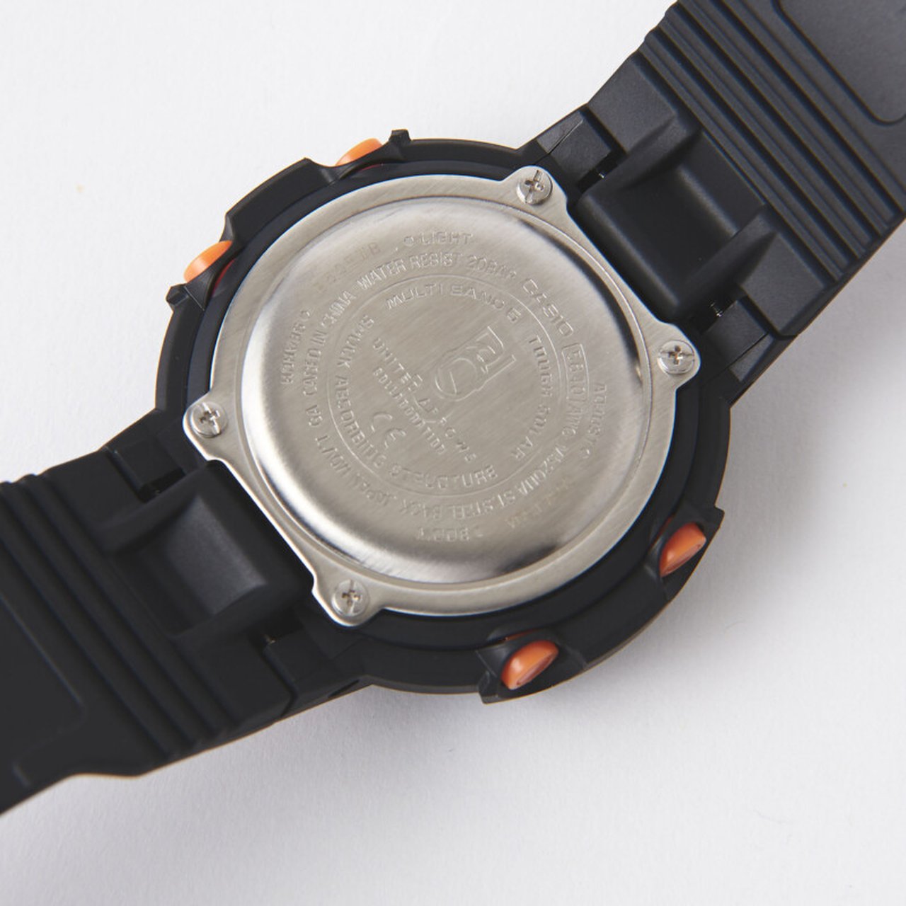 進化した大人の定番Gショック】アナログ×電波ソーラーが便利すぎる