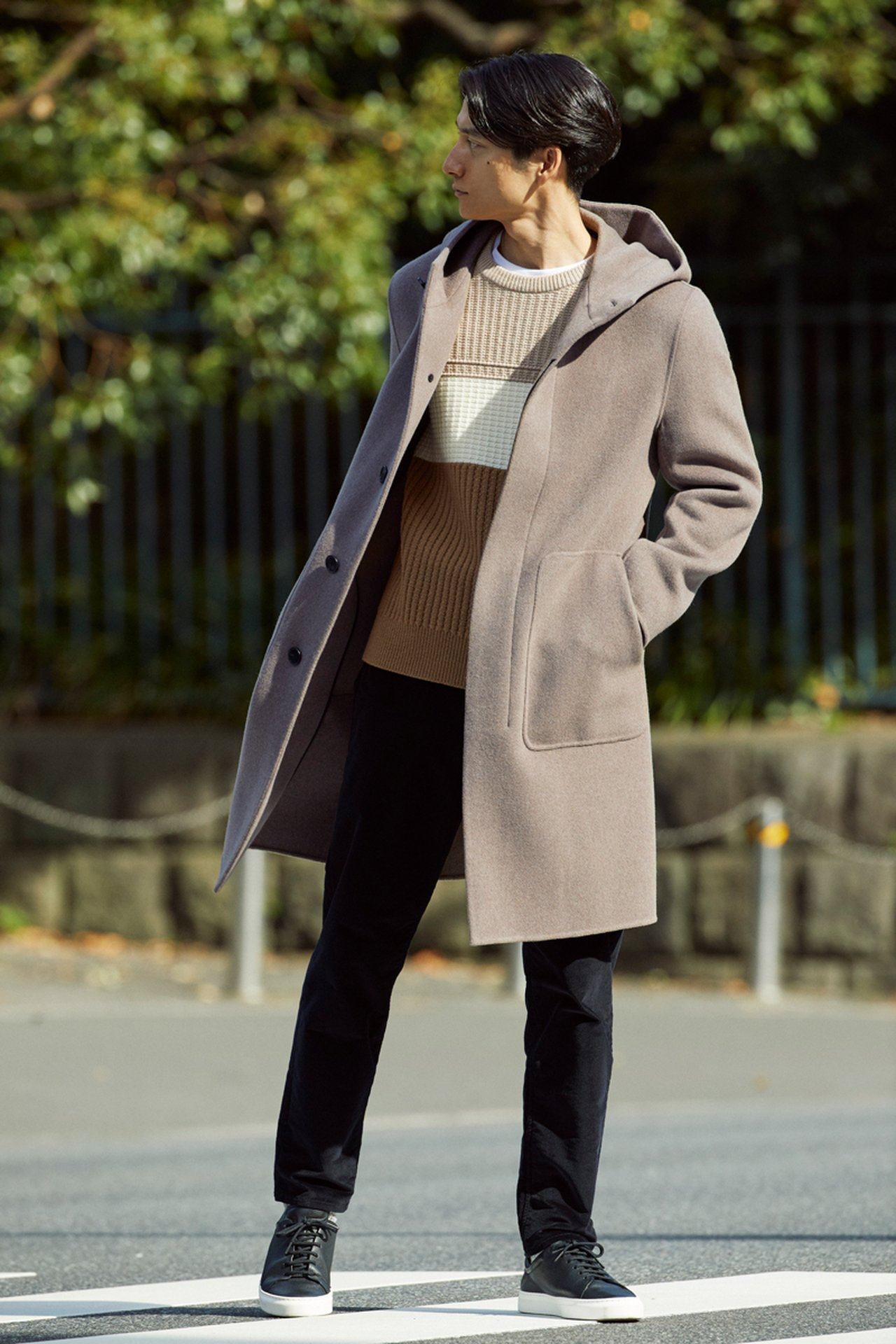 Theoryの名品アウター3選】冬の装いを美しくみせる、大人の着回し術 | UOMO