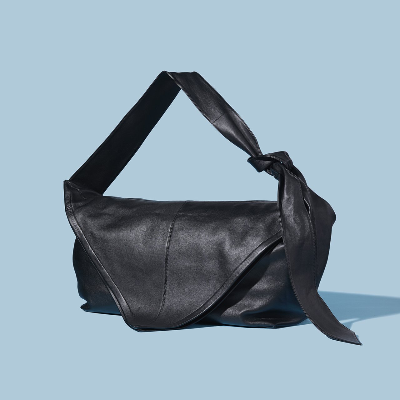 ボッテガ・ヴェネタ】イントレチャートバッグの新機軸に注目。大人が