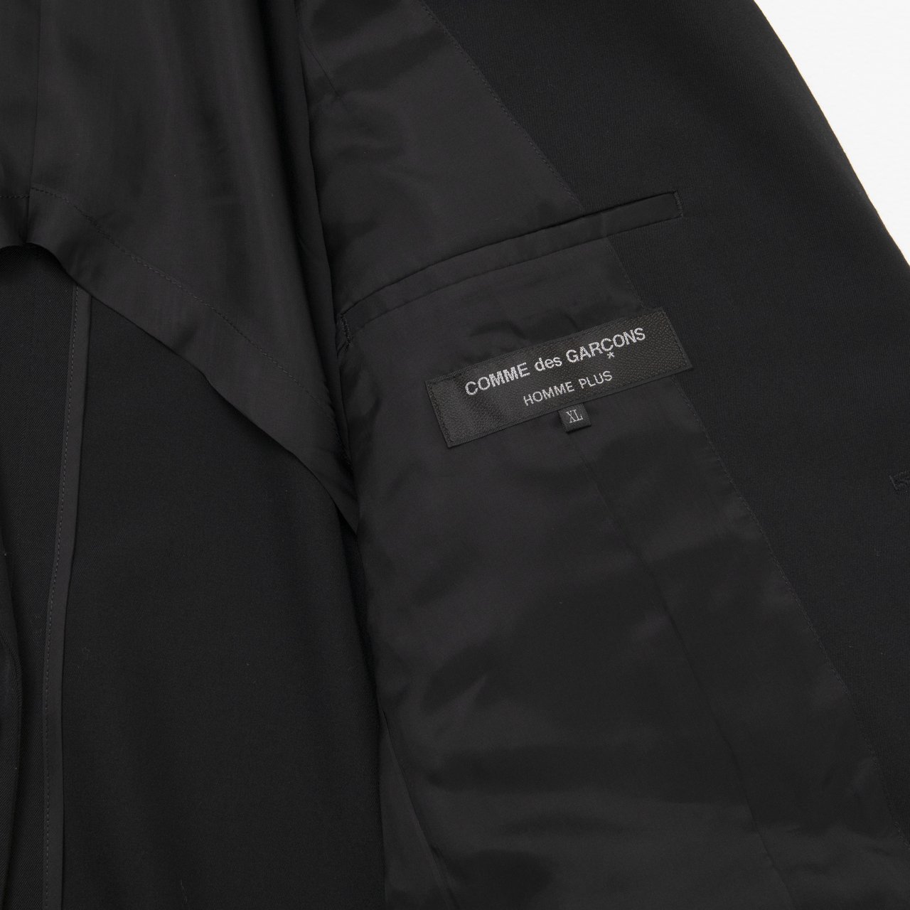買ってよかった】コム デ ギャルソン オム プリュスのブラックスーツ