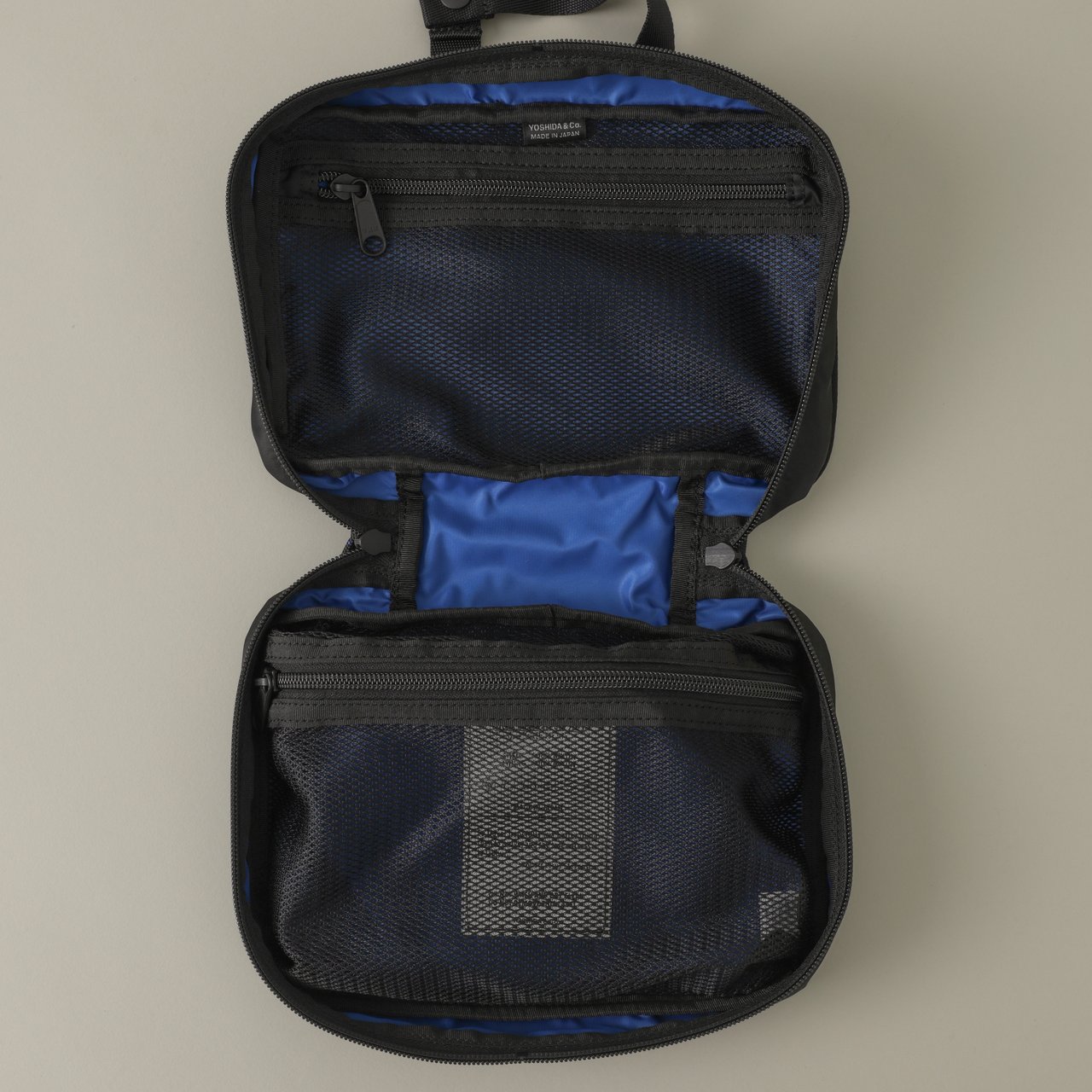 大人の吉田カバンBEST30｜旅先で差がつく。PACKSの「グルーミング