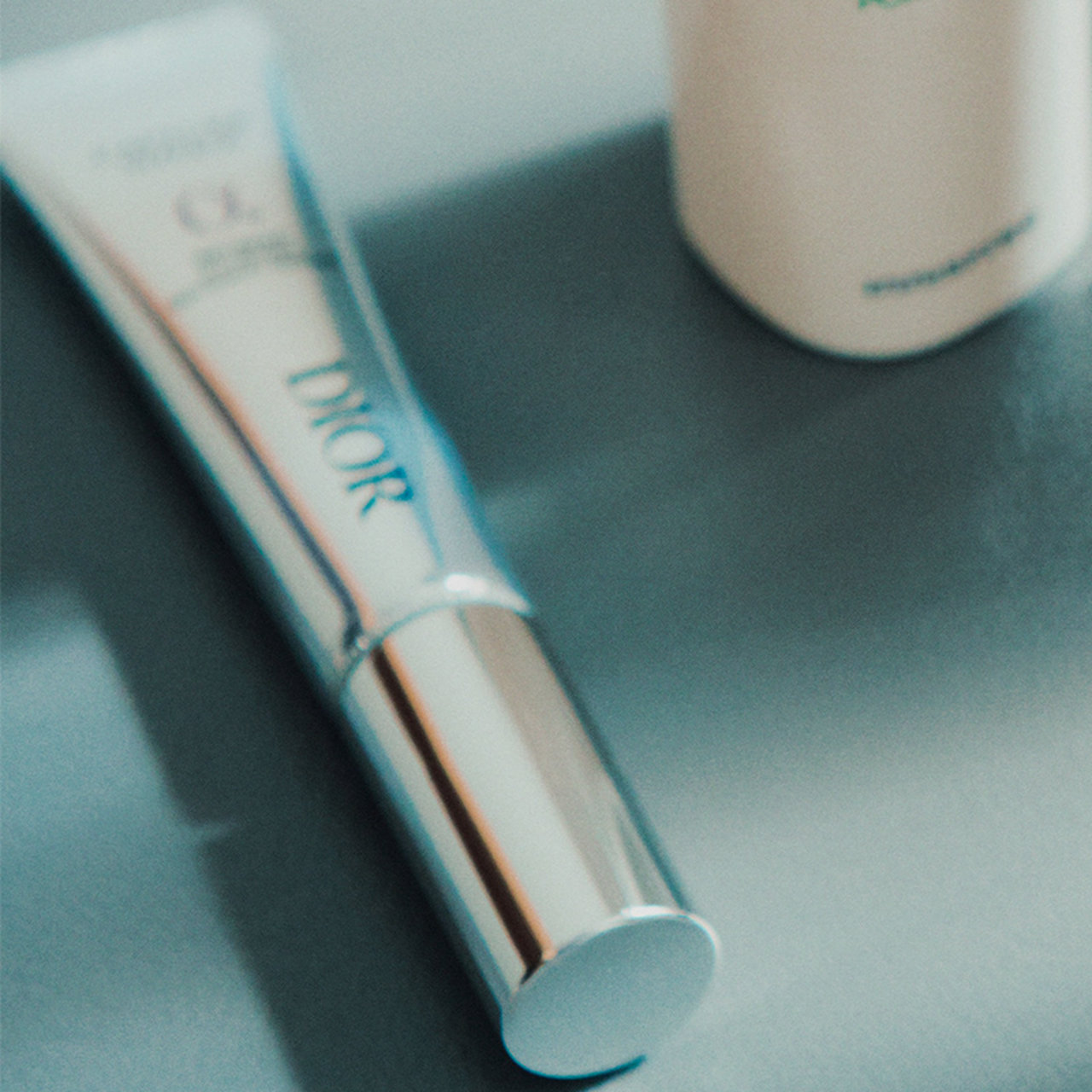 総合1位はイプサの「リファイニングローションe」。おしゃれな大人が