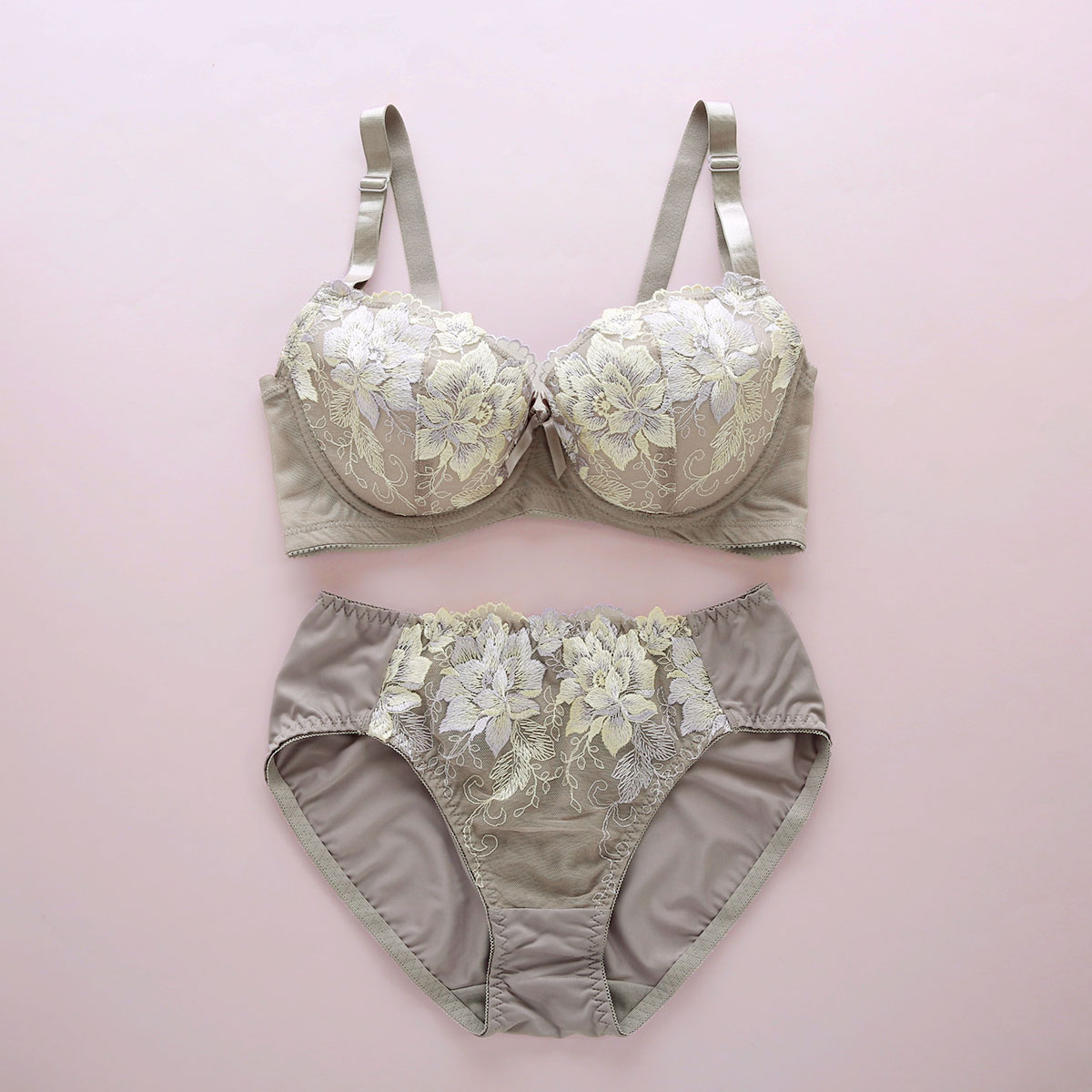 段差すっきり体験 ブリリアントローズ グラマーブラセット DEF70-90