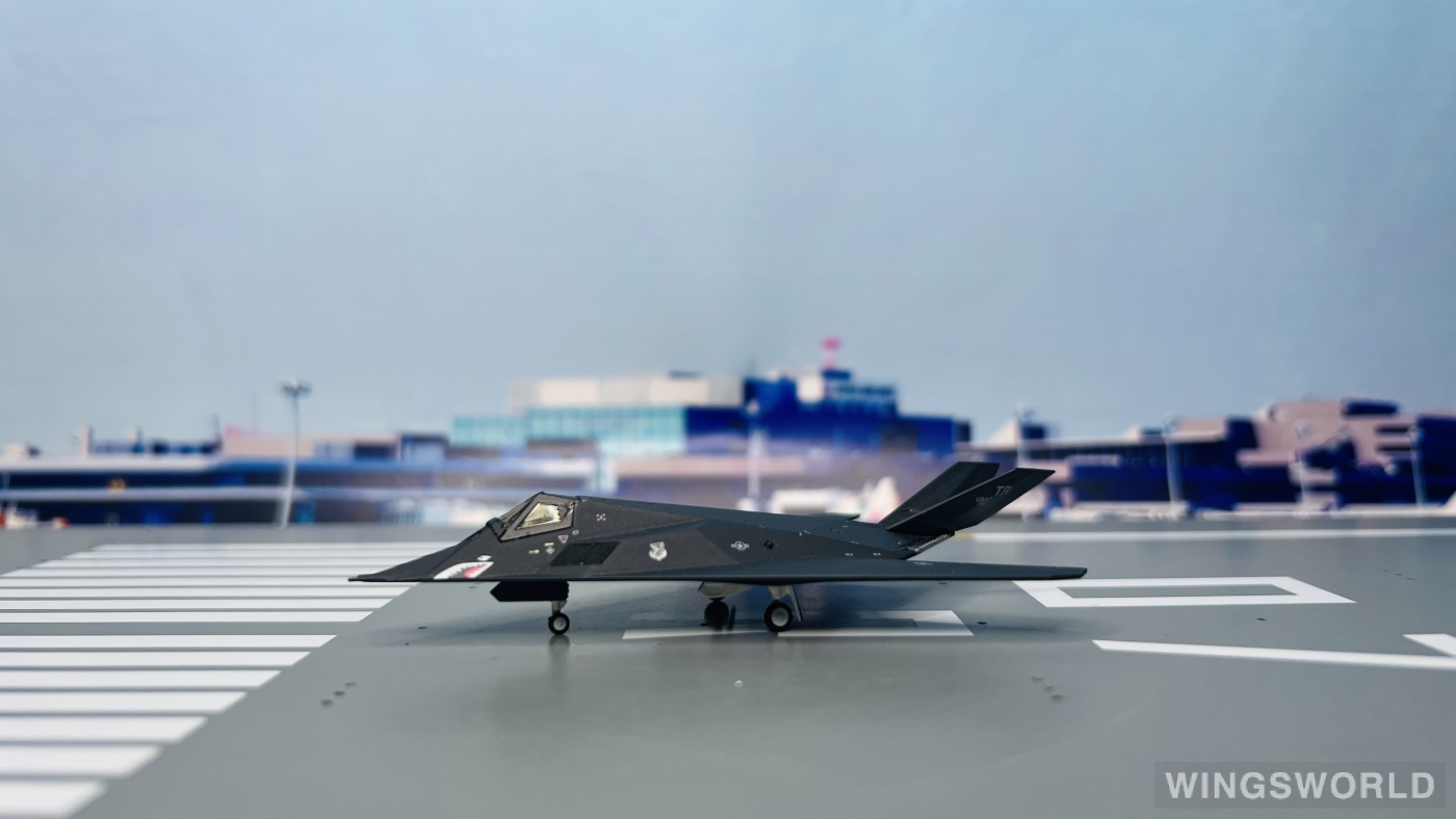 Hogan 1:200 Lockheed F-117 USAF 美国空军HG6511 80-0790 的照片作者