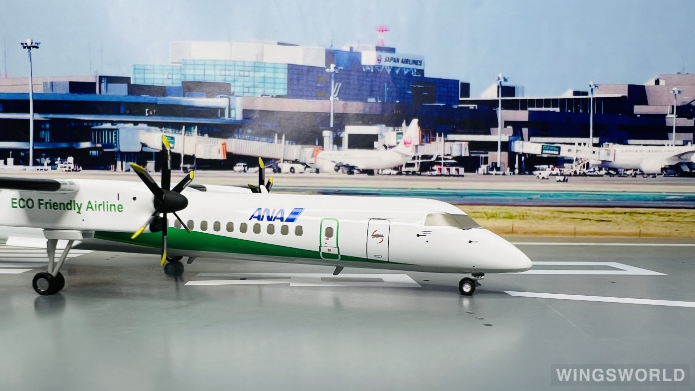 Hogan 1:200 Bombardier Dash 8-400 ANA 全日空DH28014 JA857A 的照片