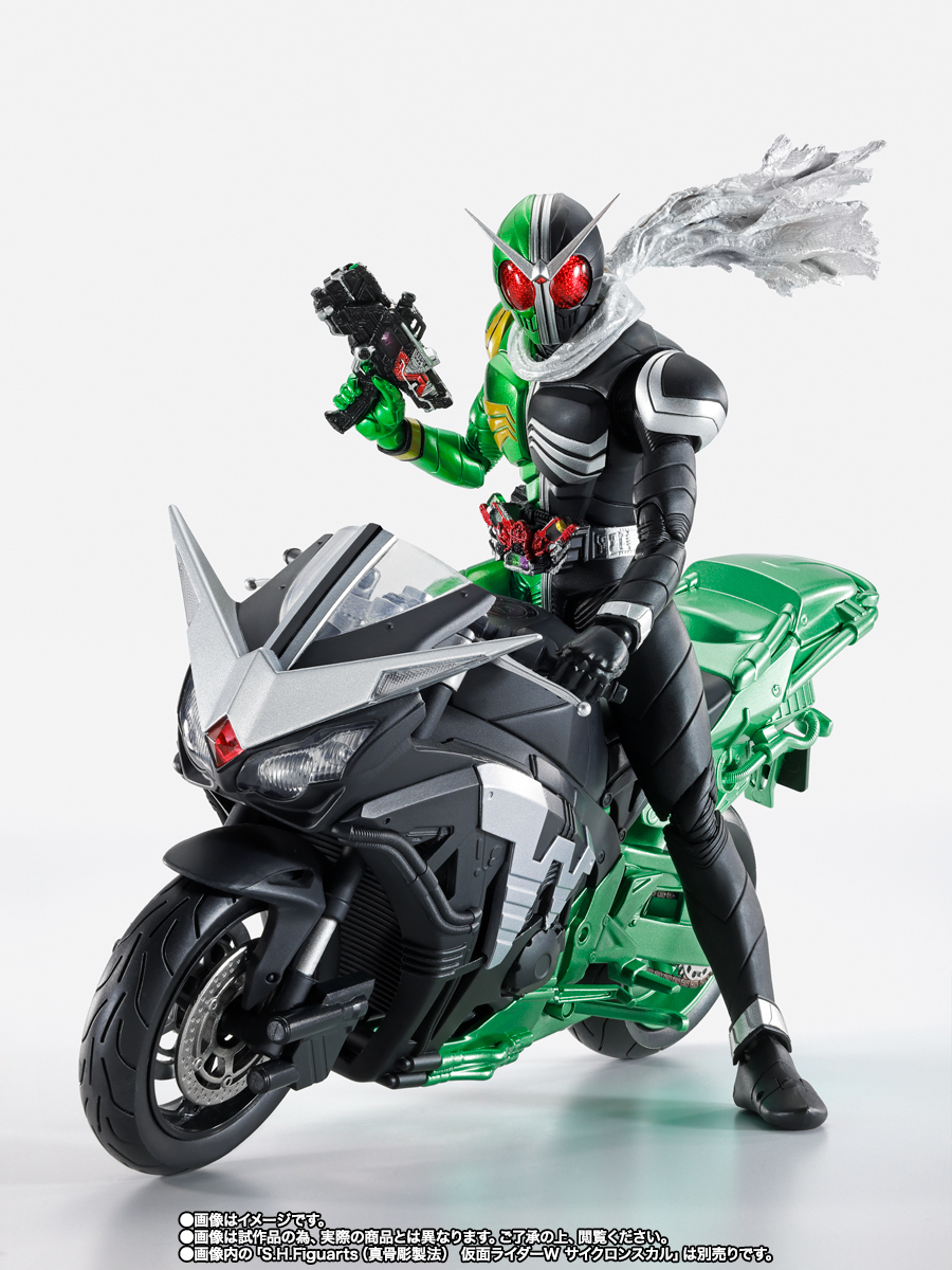 仮面ライダーW専用バイク『S.H.Figuarts ハードボイルダー（風都探偵